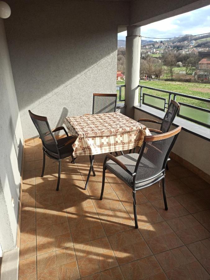 Apartman Ellye Lukavica Bagian luar foto