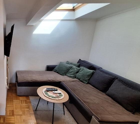 Apartman Ellye Lukavica Bagian luar foto