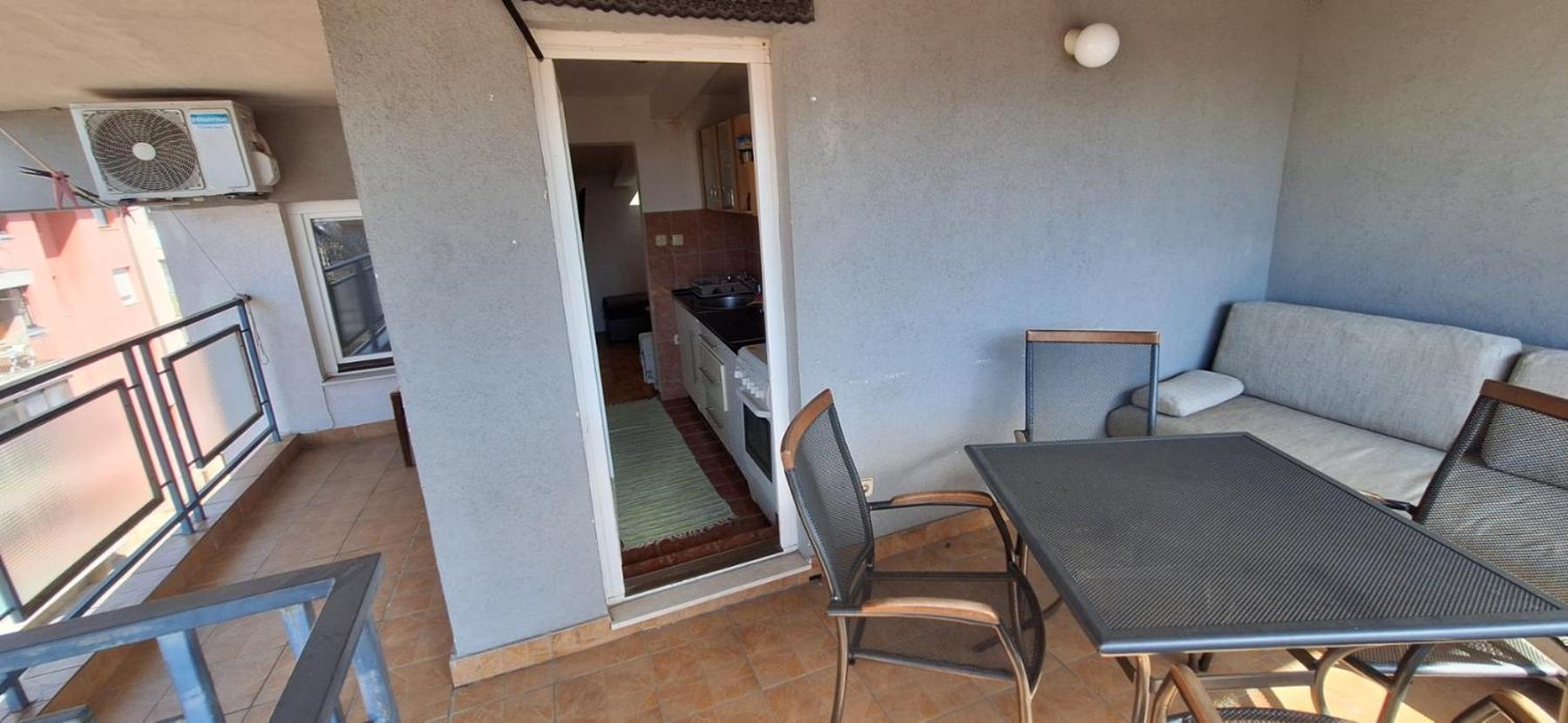 Apartman Ellye Lukavica Bagian luar foto